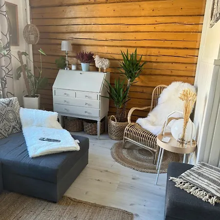 Appartement Idyllinen Puukerrostalo Laehellae Keskustaa *