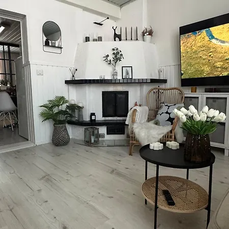 Appartement Idyllinen Puukerrostalo Laehellae Keskustaa