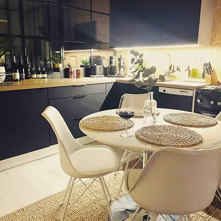 Appartement Idyllinen Puukerrostalo Laehellae Keskustaa